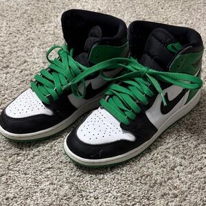 Nike Kids Black, White & Green High-Top Sneakers
